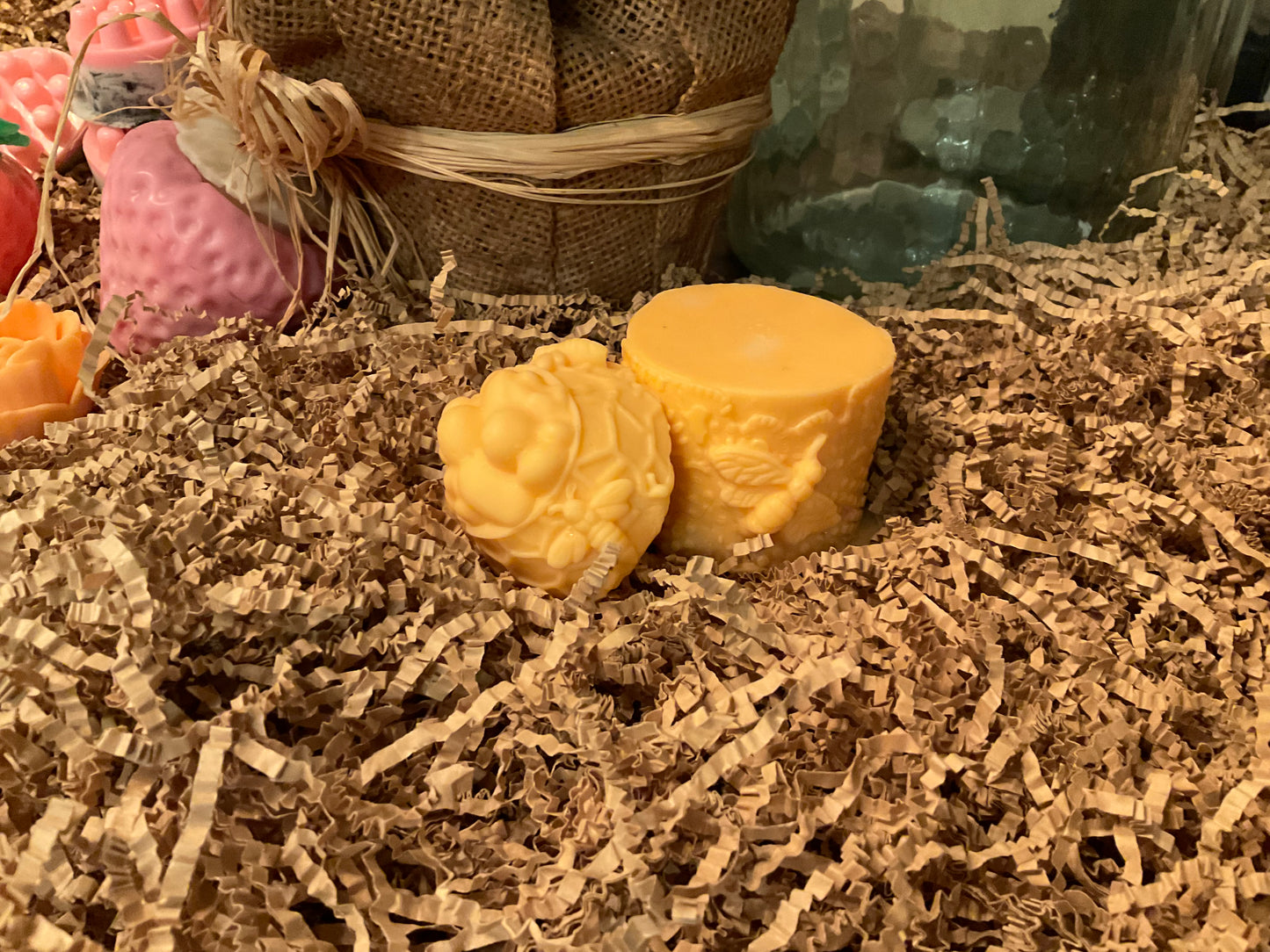 Honey Bee Goat Milk Soap Set – Honeycomb-Shaped Bars with Honey & Essential Oil (2-Piece)